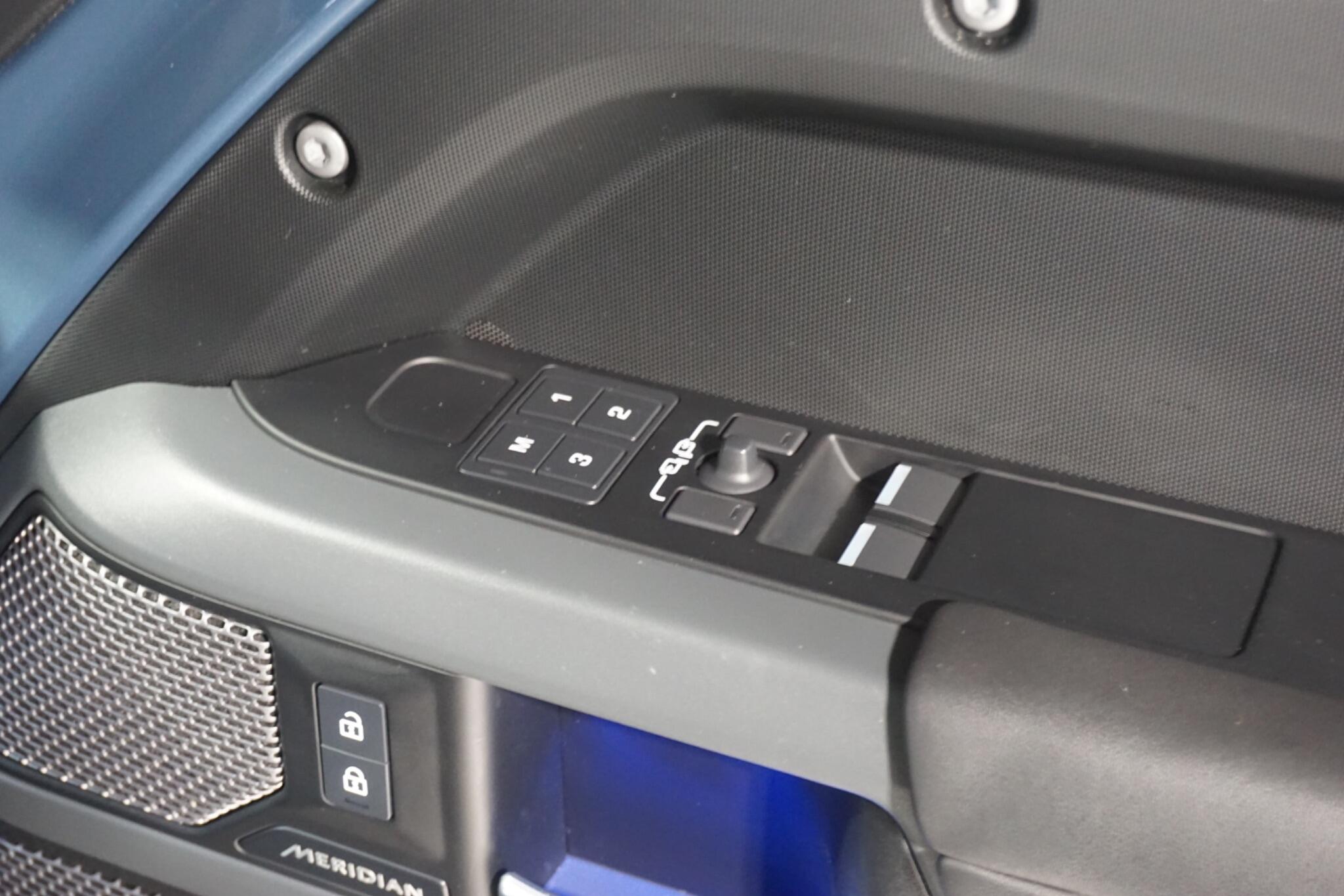 Land Rover Defender 90 3.0 D250 MHEV X-Dynamic HSE SUV 3dr Diesel Auto 4WD Euro 6 (s/s) (250 ps)